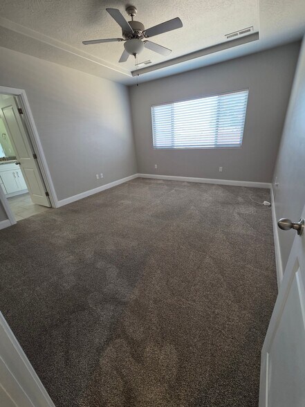 Building Photo - 2726 E 430 N