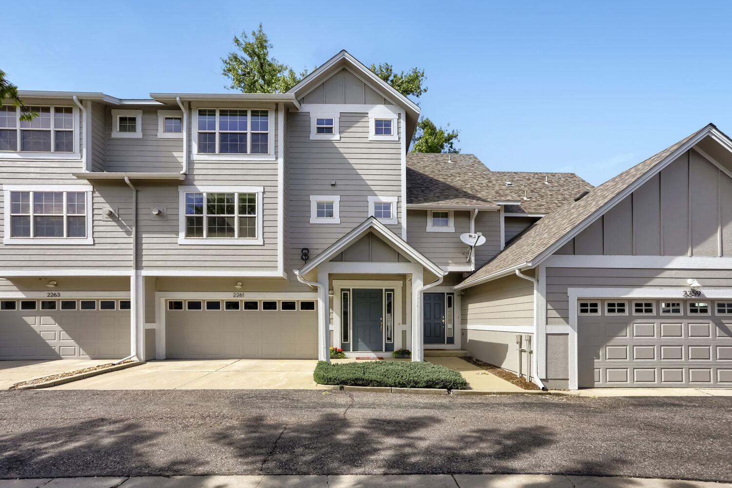 Front - 2261 Watersong Cir
