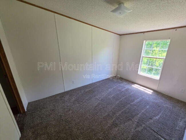 Building Photo - 15 Misty Mountain Way
