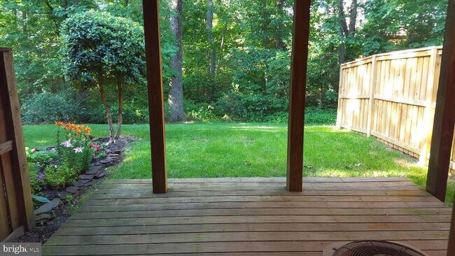 Building Photo - 43155 Huntsman Square