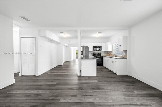 Building Photo - 1176 NW 48th St