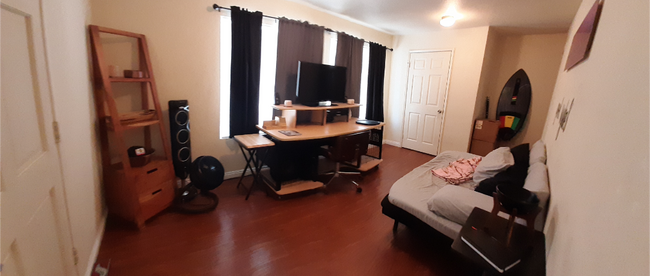 Building Photo - 2228 Garnet Ave