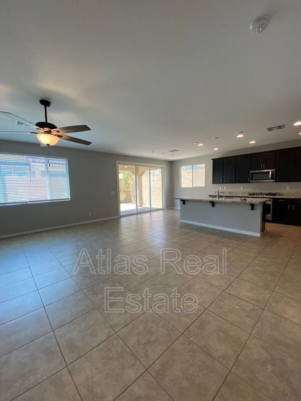 Building Photo - 10455 Skye Knoll Ave