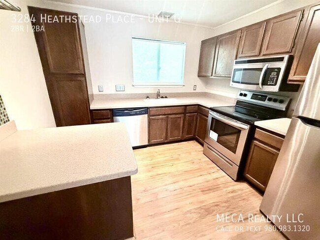 Building Photo - 3284 Heathstead Place