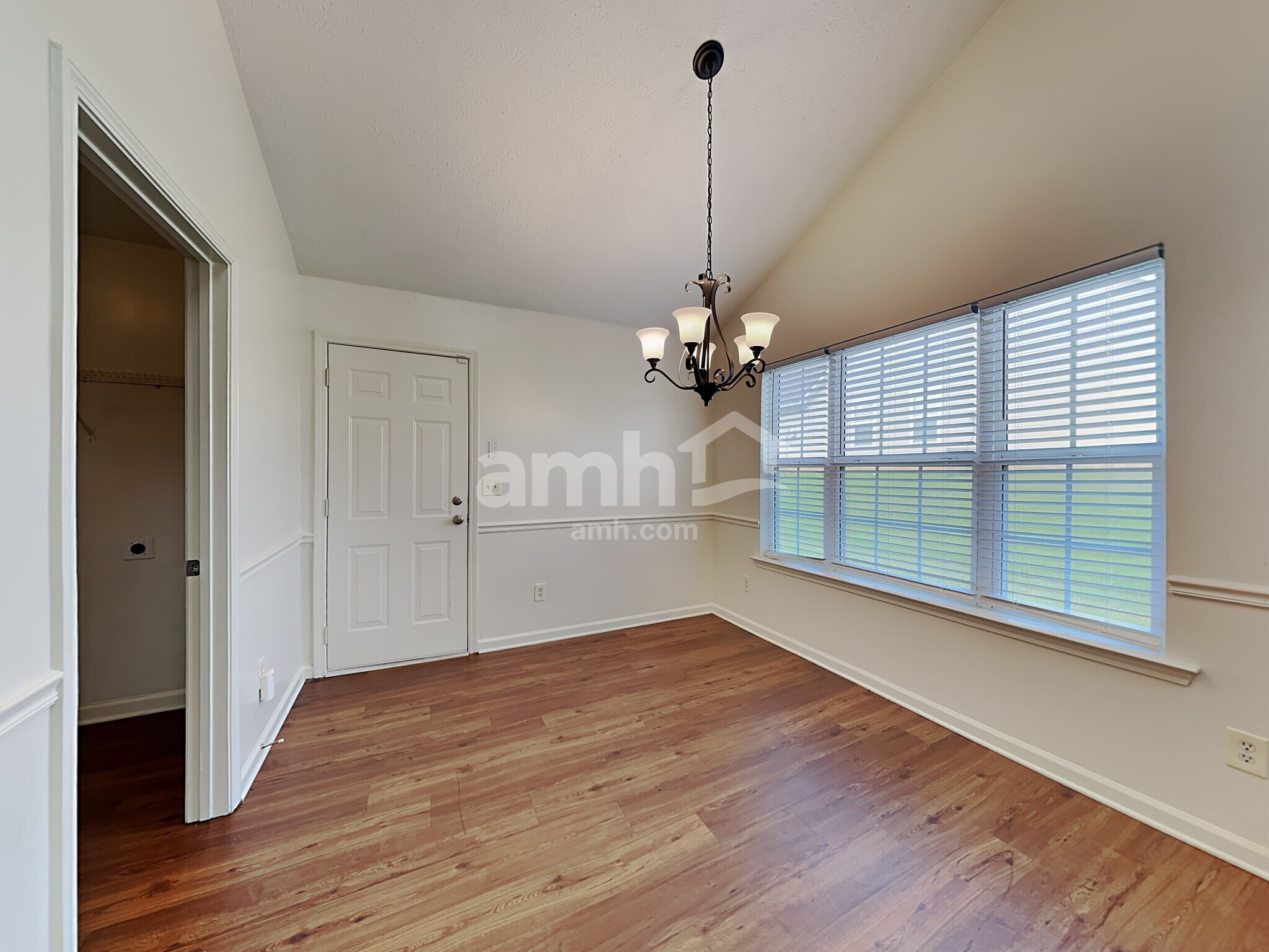 Building Photo - 389 Sunderland Way