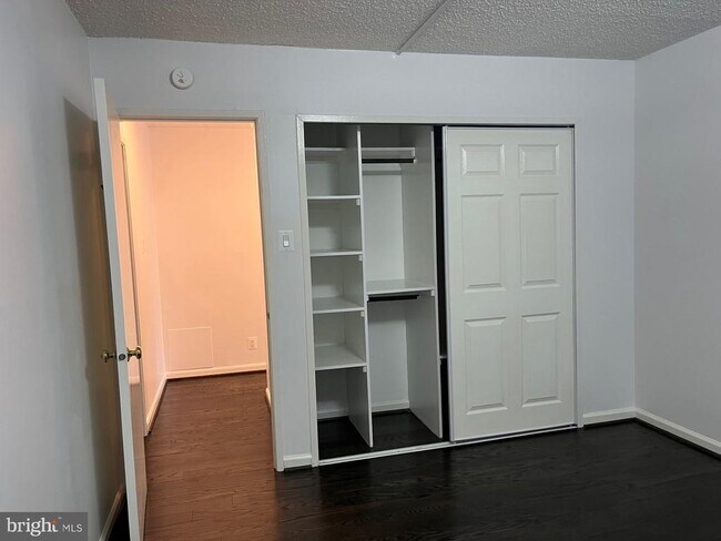 Building Photo - 1800 Old Meadow Rd