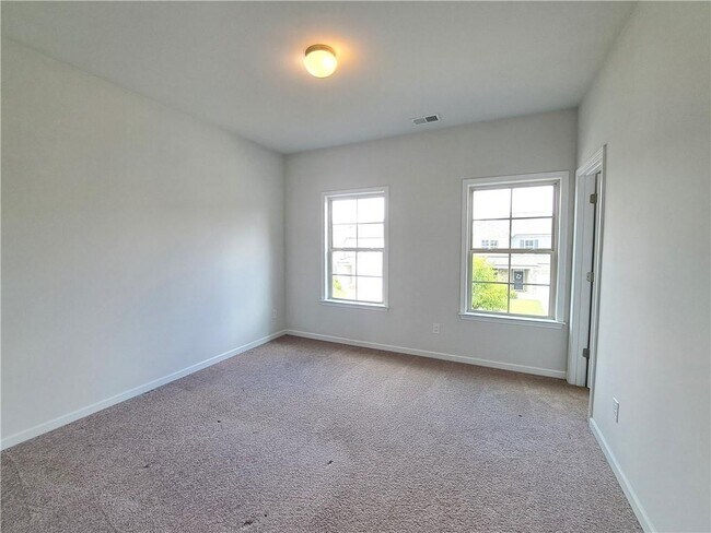 Building Photo - 3329 Long Creek Dr