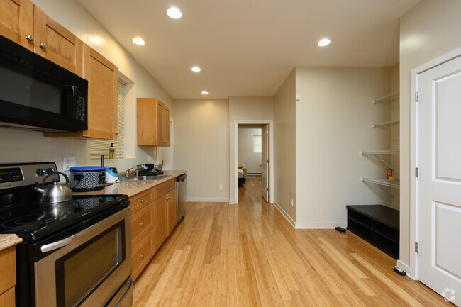 Interior Photo - Carlisle Court Medical Student Housing