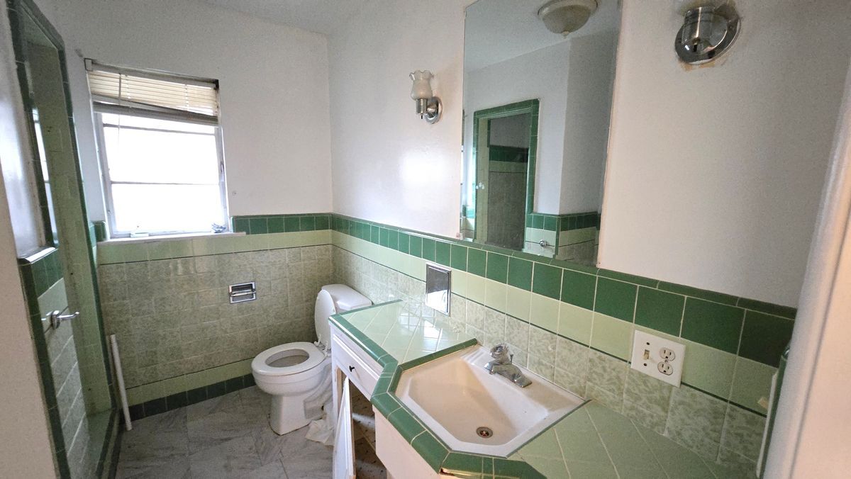 Building Photo - 1235 W Dayton Ave