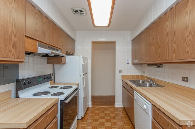 Building Photo - 531 W. Deming