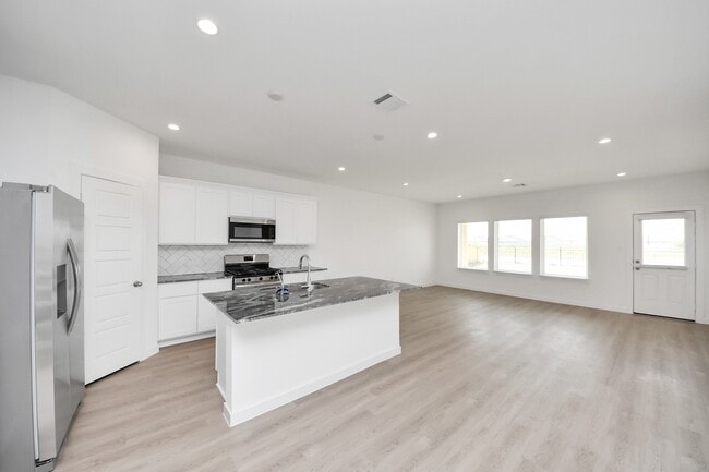 Building Photo - 8550 Tropical Breeze Wy
