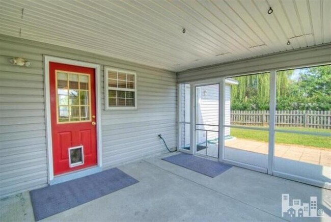 Building Photo - Ogden/Gordon Rd/Alamosa Place. Garage, fen...