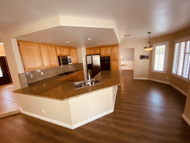 Building Photo - 8217 Ocean Terrace Way