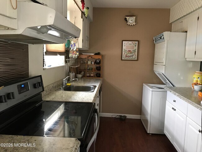 Building Photo - 1821 Capstan Dr