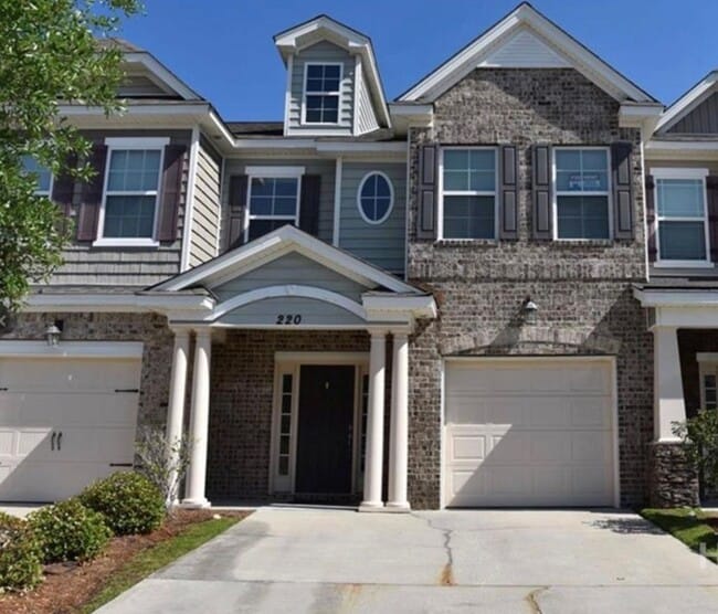 Primary Photo - Townhome fresh paint and new carpet! Won't...