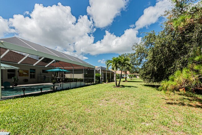 Building Photo - Seasonal or Annual Luxury Home With Pool i...