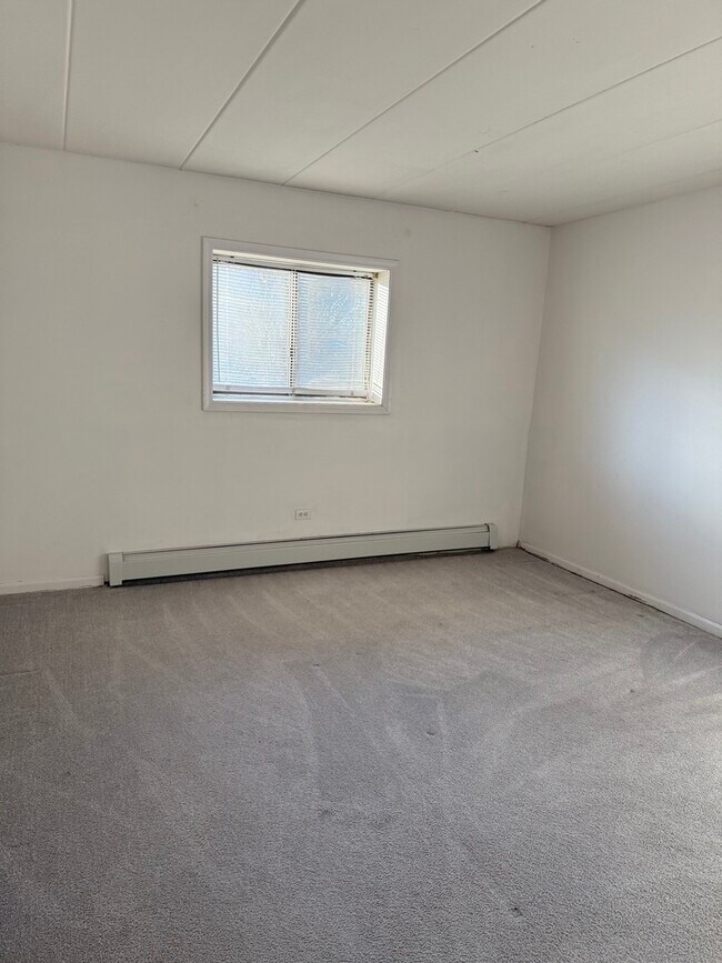 Building Photo - 138 E Bailey Rd