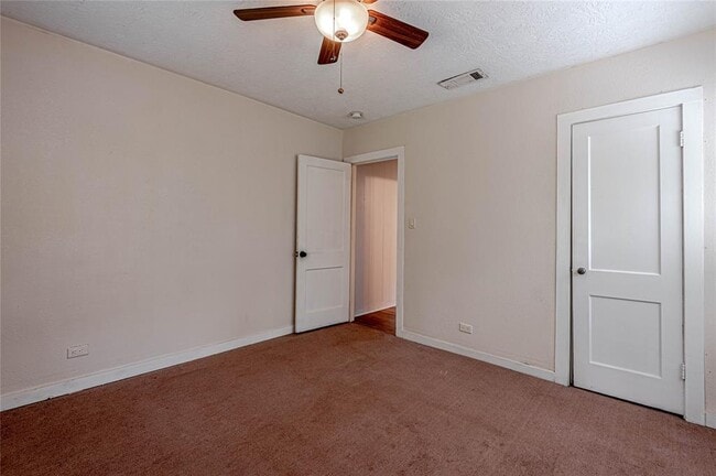 Building Photo - 2538 Sycamore Ave