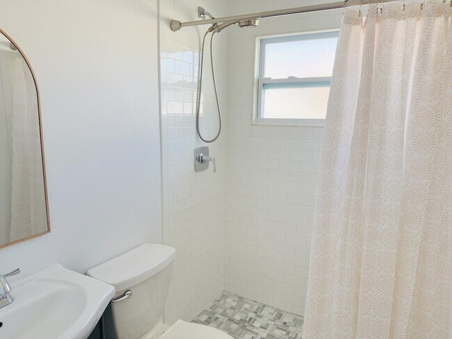 Building Photo - 311 N Swinton Ave