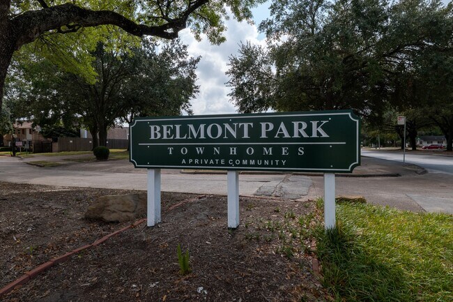 Primary Photo - 8486 Ariel St