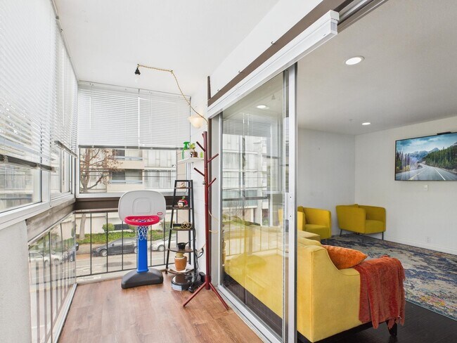 Building Photo - 4099 Howe St