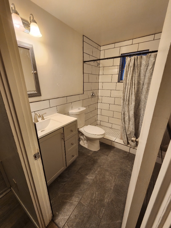 Building Photo - 1635 N Arcadia Ave