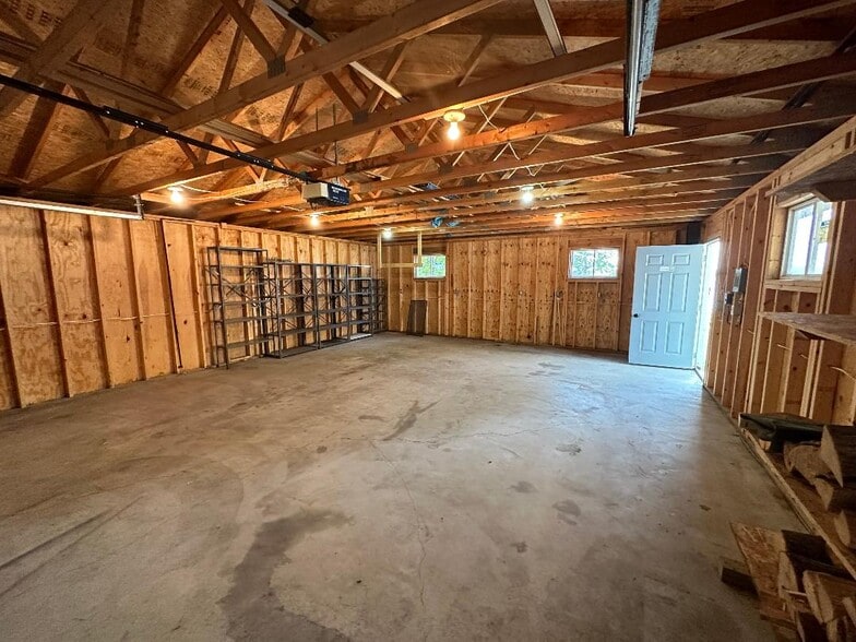 Building Photo - 8037 E Shore Dr