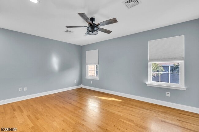 Building Photo - 7 Leahy Ct