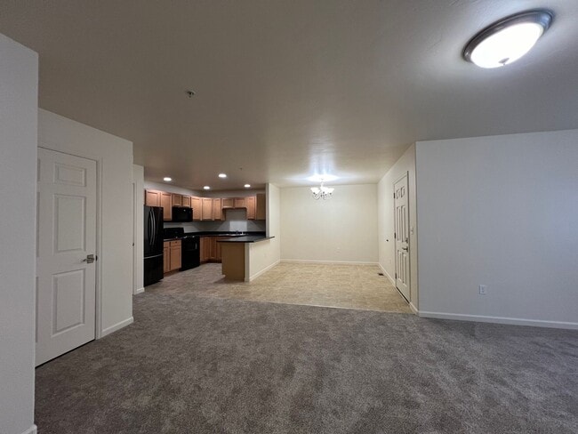 Building Photo - 3029 Coal Mine Ave