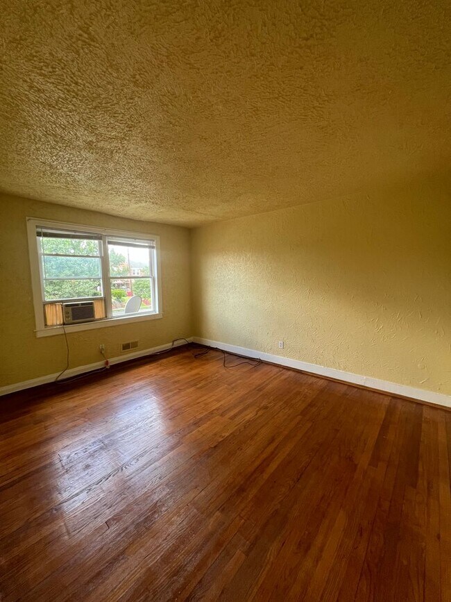 Building Photo - 3708 Erdman Ave