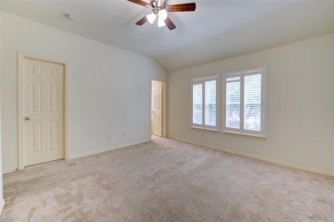 Building Photo - 830 W Heights Hollow Ln