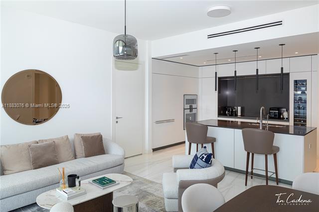 Building Photo - 300 Biscayne Boulevard Way