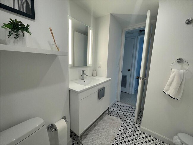 Building Photo - 111 Briny Ave