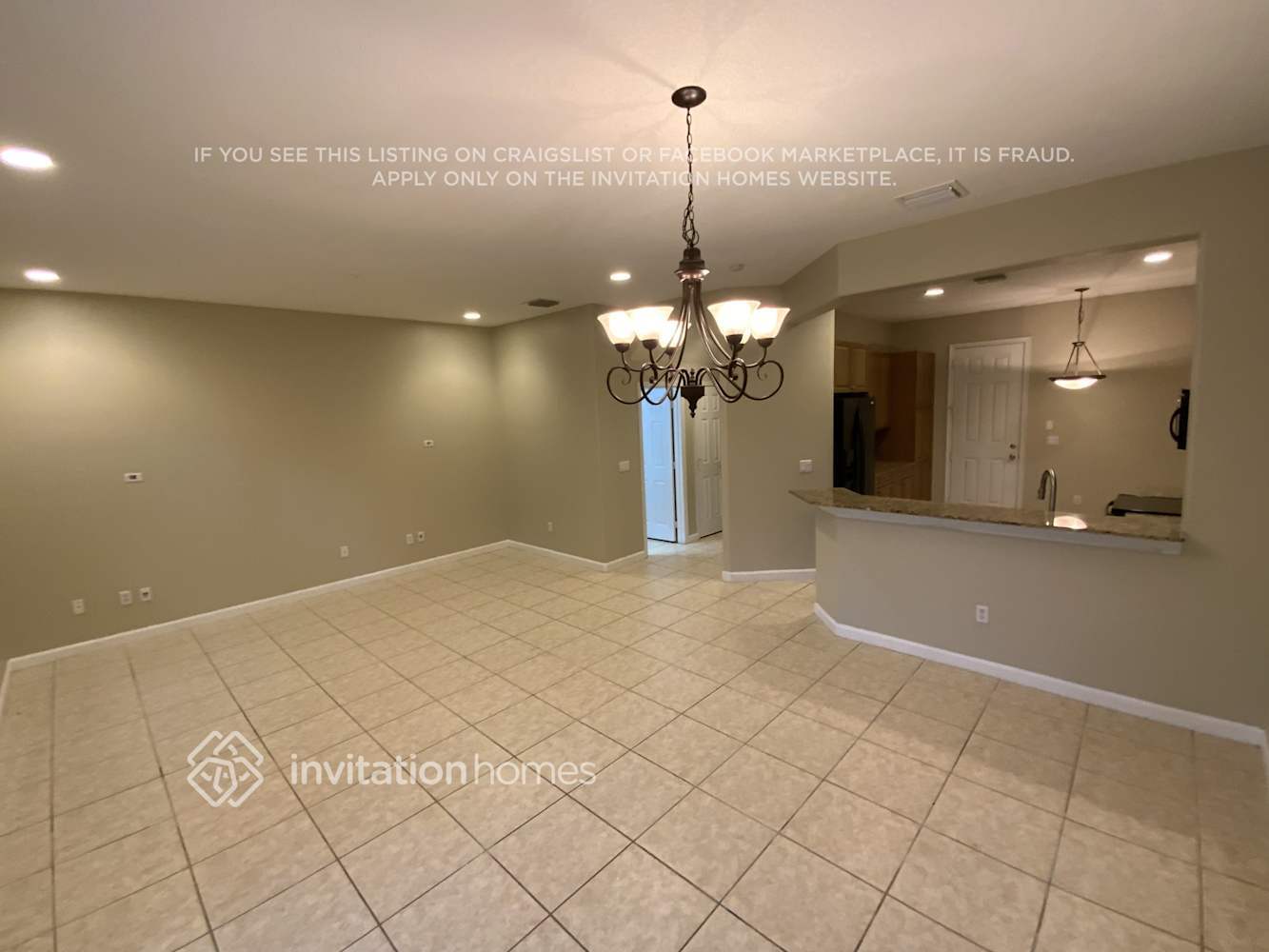 Building Photo - 102 W Prive Cir