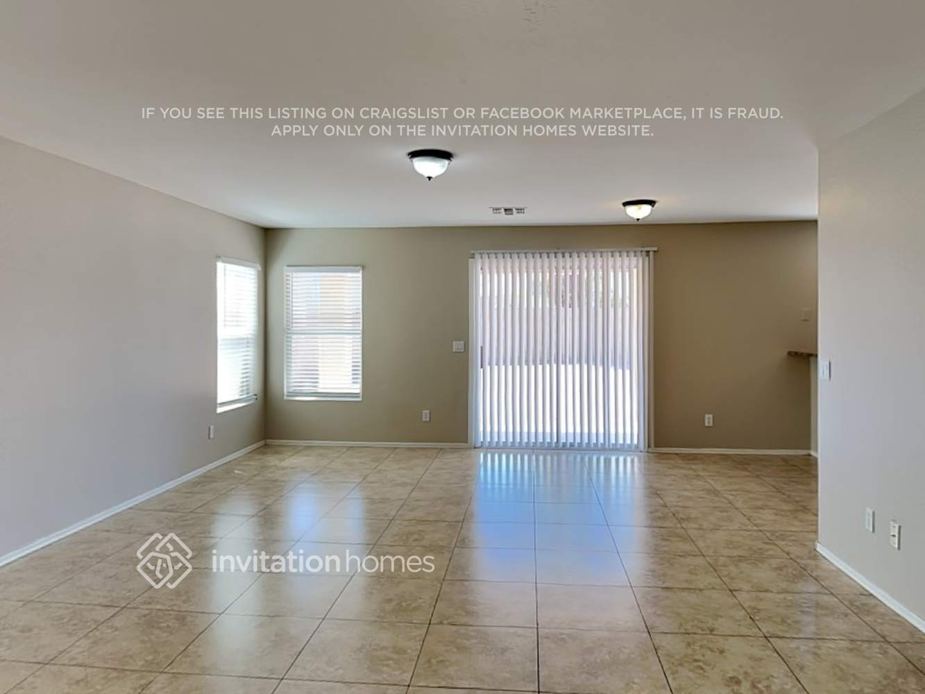 Building Photo - 11821 W Laurel Ln