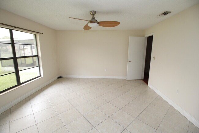 Building Photo - 1361 Lamplighter Dr NW