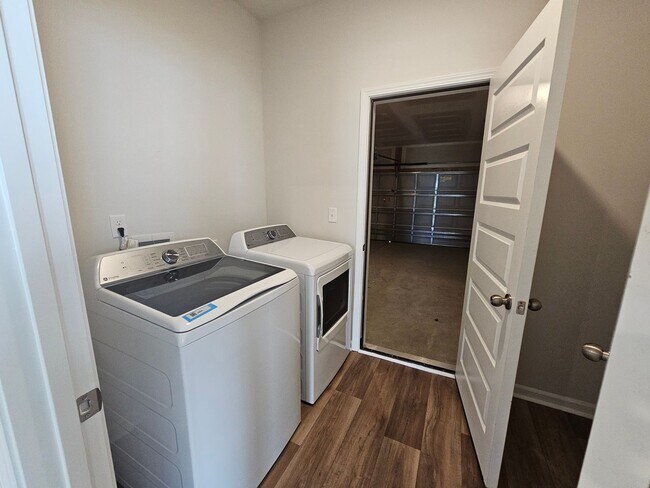 Building Photo - 4 BD / 2 BA New Construction- Move In Ready!