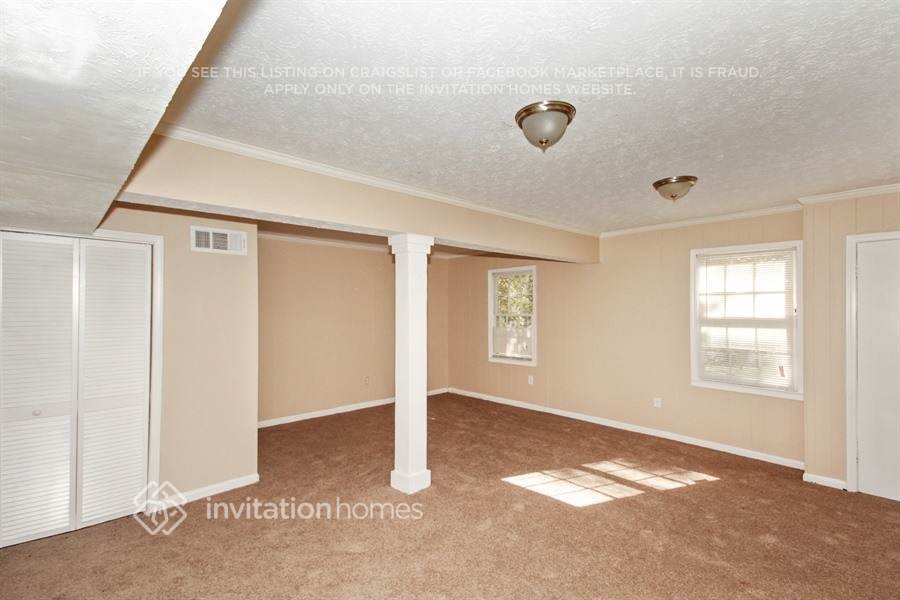 Building Photo - 1165 Golden Cir SW