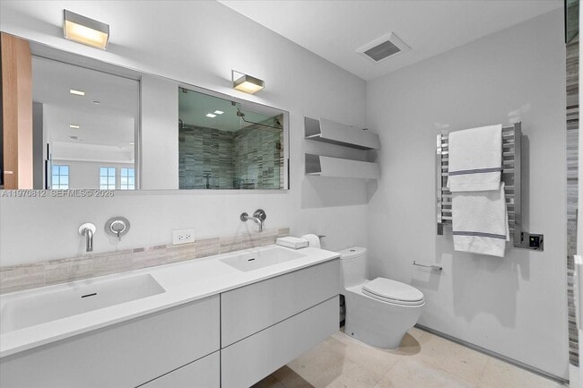 Building Photo - 4921 Fisher Island Dr