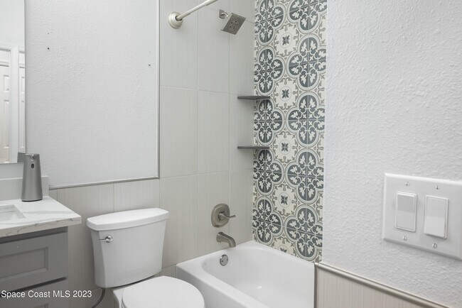 Building Photo - 1310 Lara Cir
