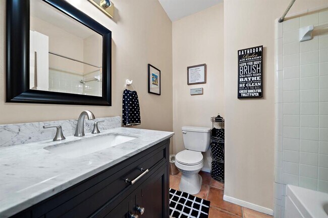 Building Photo - 7382 Regency Square Ct