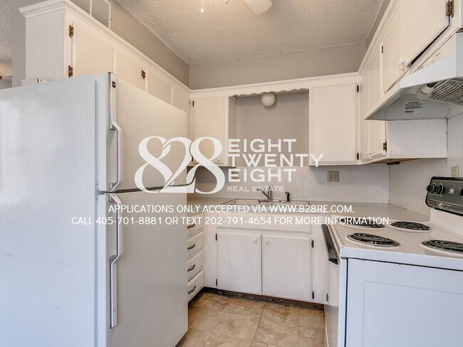 Building Photo - 1/2 OFF 1st MONTH'S RENT MOVE IN SPECIAL! AVAILABLE NOW! 2 BD/1 BATH RENTAL IN NOBLE!