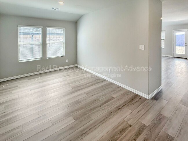 Building Photo - 615 Tribble Dr