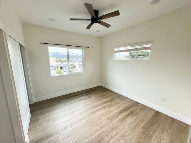 Building Photo - 669 Townsite Dr