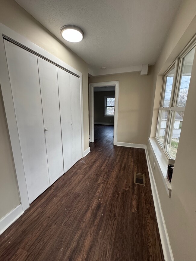 Building Photo - 29 Fairview Ave