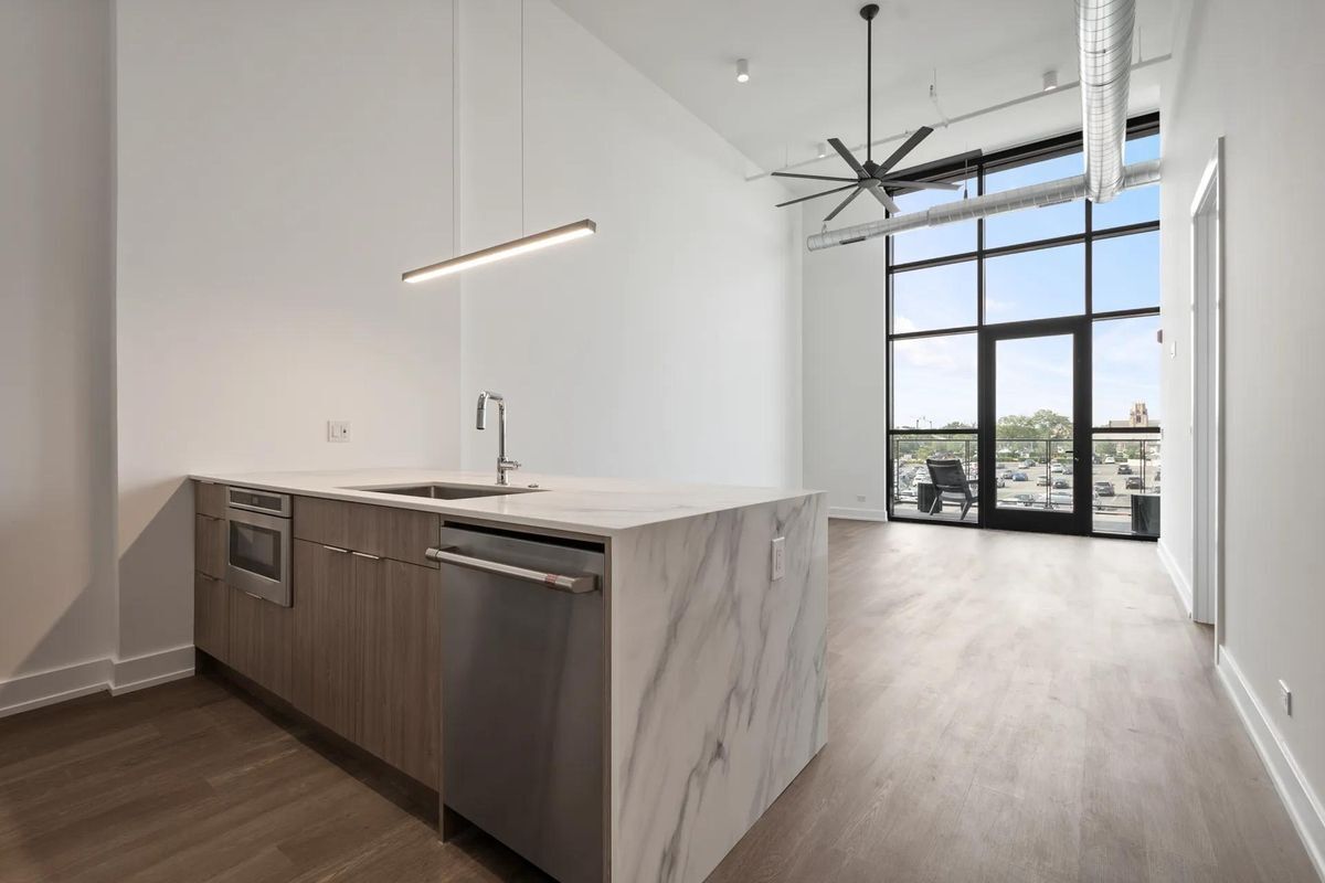 Building Photo - 728 Waukegan Rd