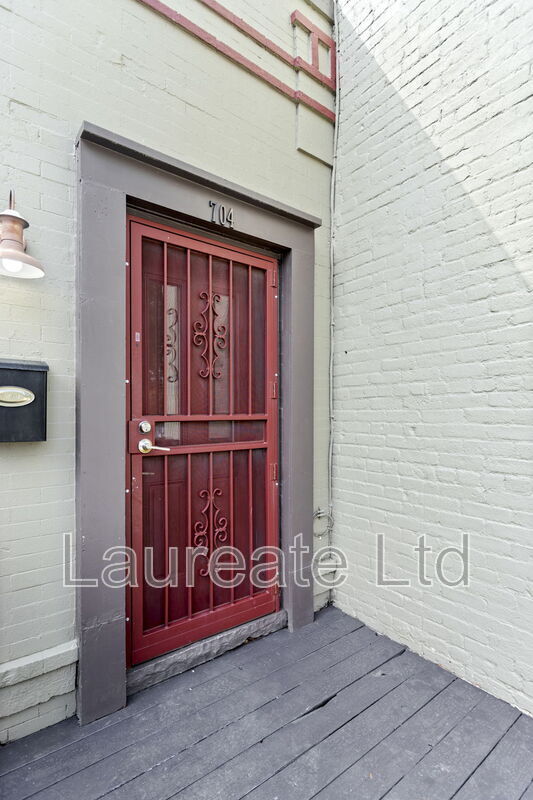 Primary Photo - 708 E 1st Ave