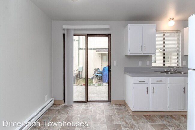 Building Photo - 413 Pattison St NE