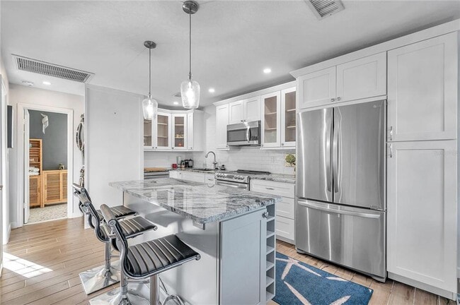 Building Photo - 4728 Beach Dr SE