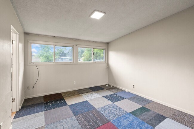 Building Photo - 6452 Evergreen Blvd